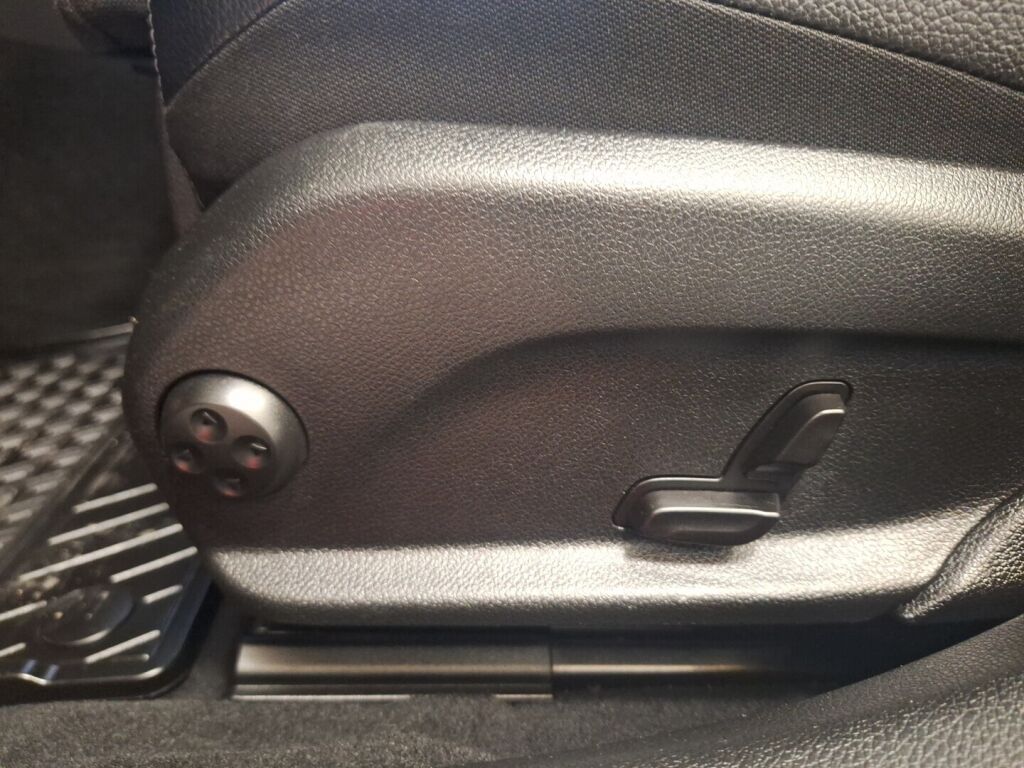 Mercedes-Benz C 2017 Musta