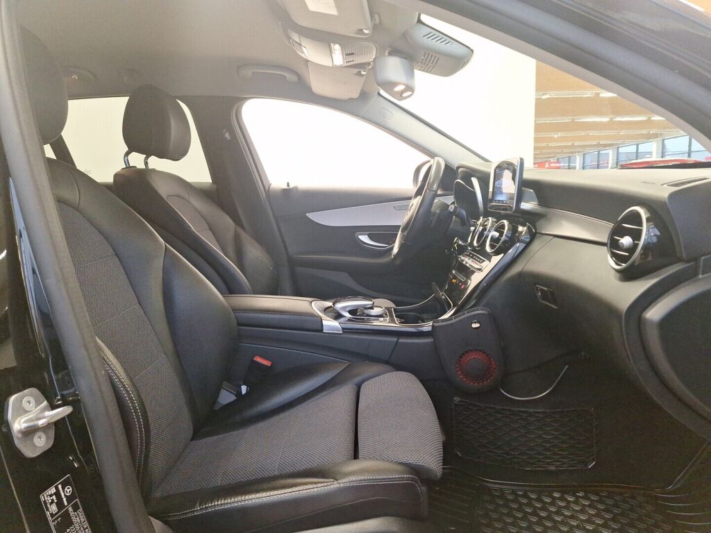 Mercedes-Benz C 2017 Musta