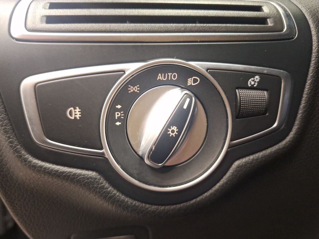 Mercedes-Benz C 2017 Musta