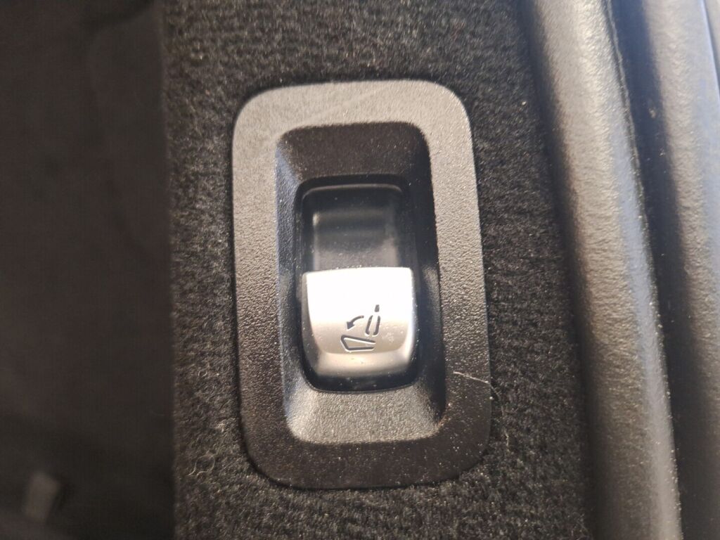 Mercedes-Benz C 2017 Musta