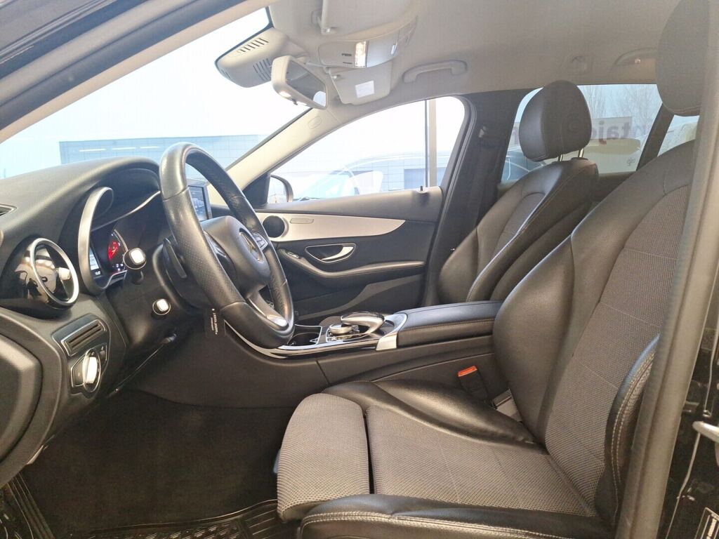 Mercedes-Benz C 2017 Musta