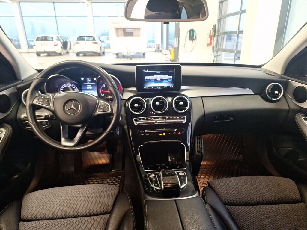 Mercedes-Benz C 2017 Musta