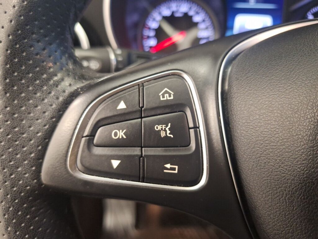 Mercedes-Benz C 2017 Musta