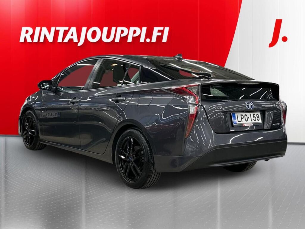 Toyota Prius Active 2016, photo 3/20