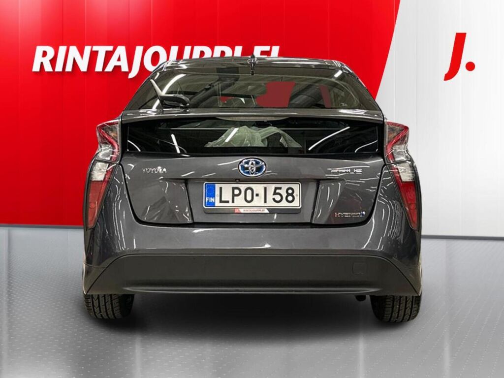 Toyota Prius Active 2016, photo 6/20