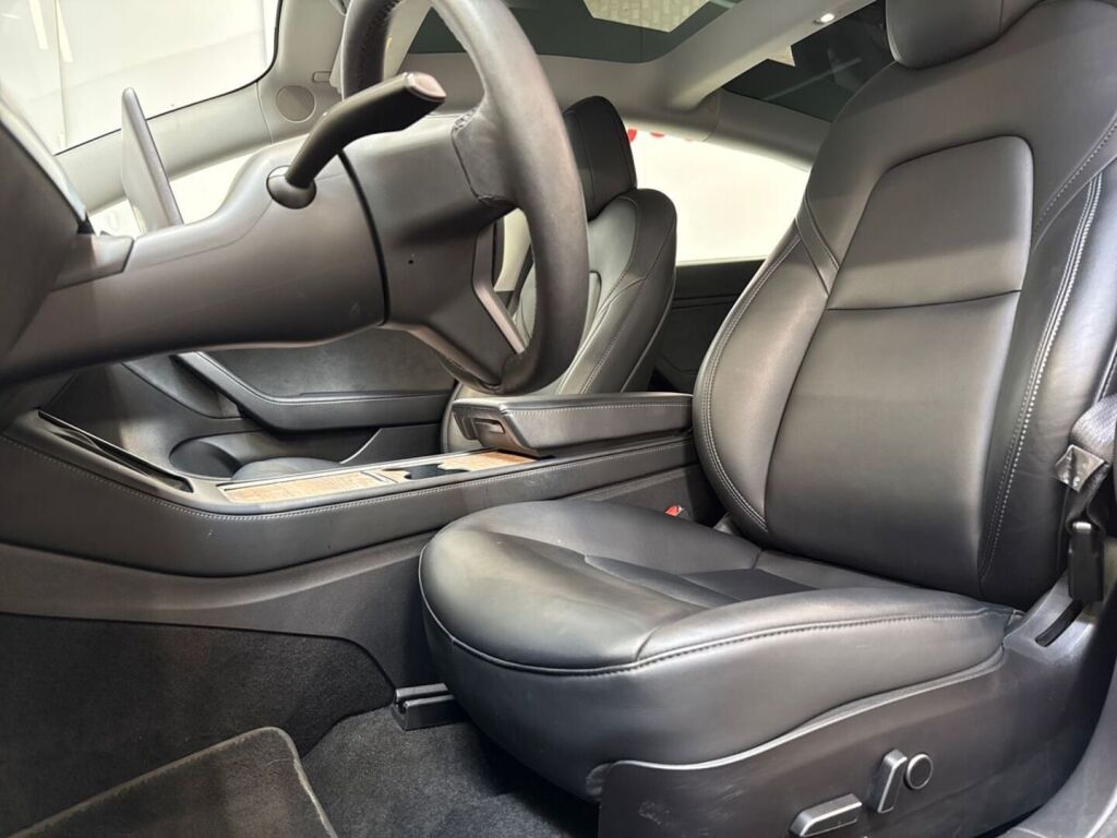 Tesla Model 3 2021 Valkoinen