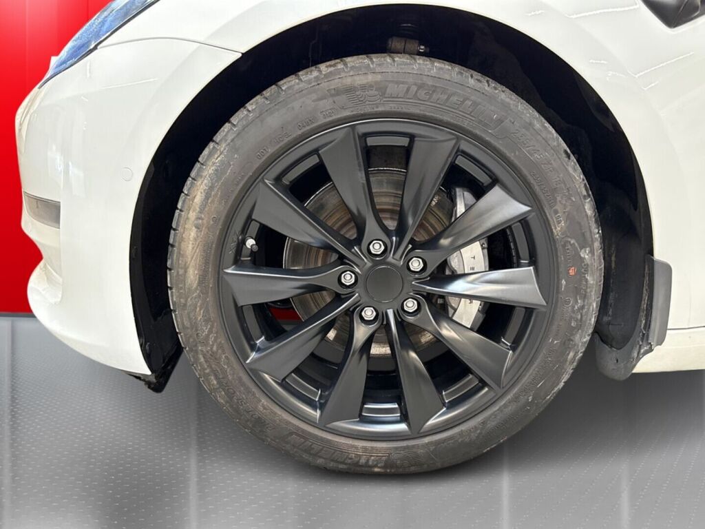 Tesla Model 3 2021 Valkoinen