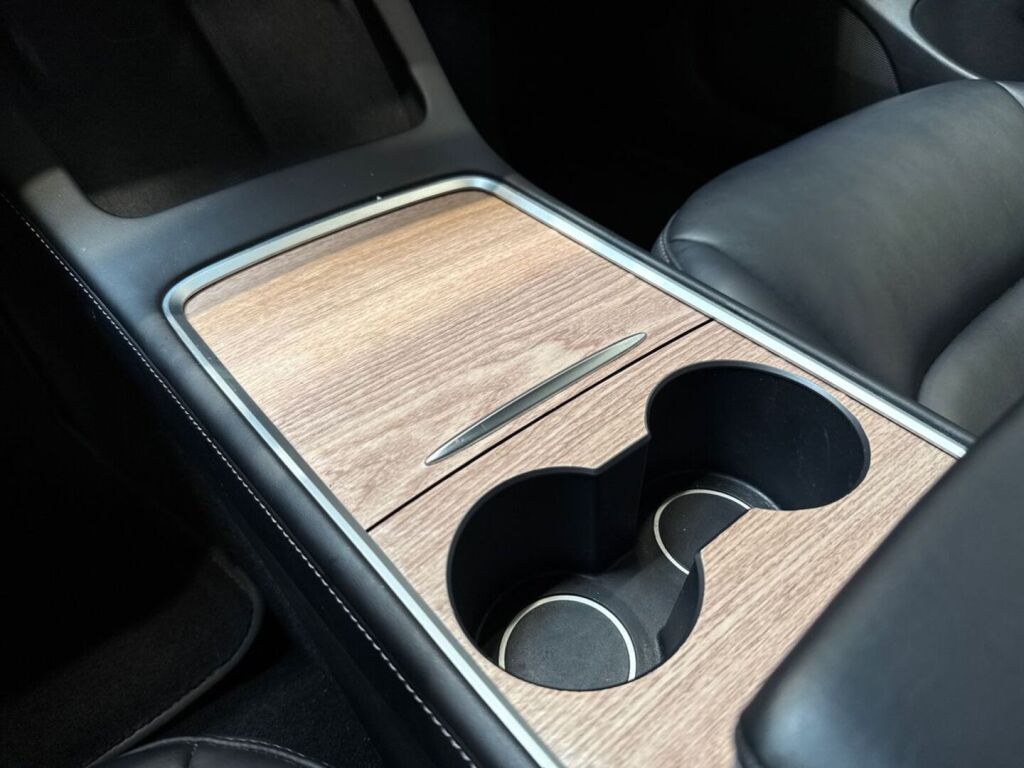 Tesla Model 3 2021 Valkoinen
