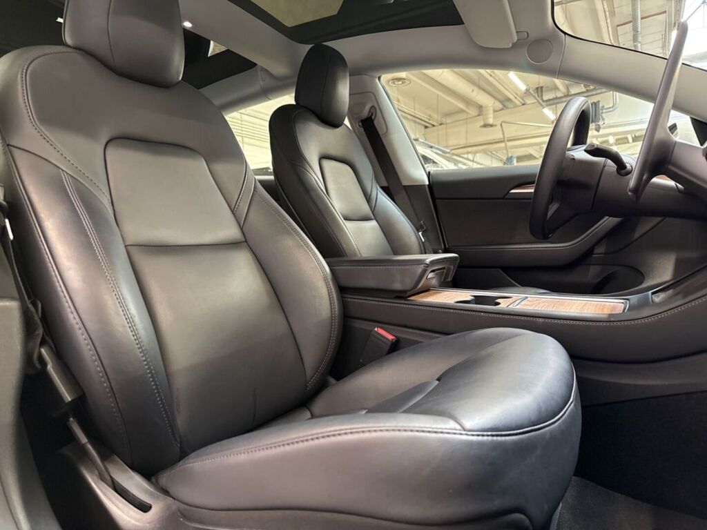 Tesla Model 3 2021 Valkoinen