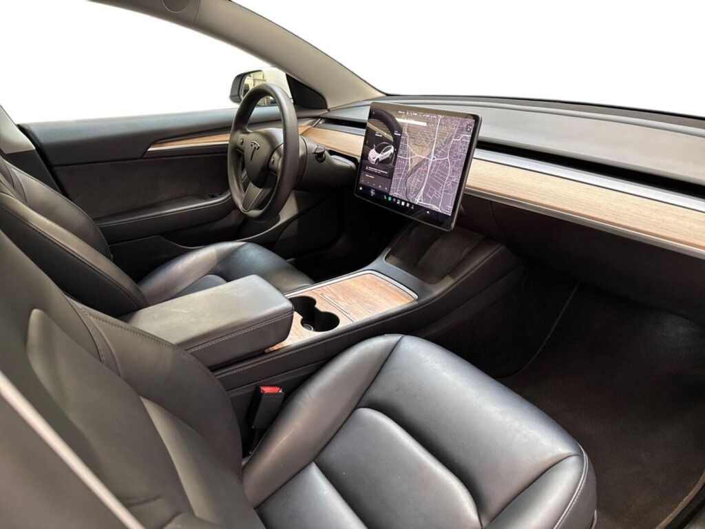 Tesla Model 3 2021 Valkoinen