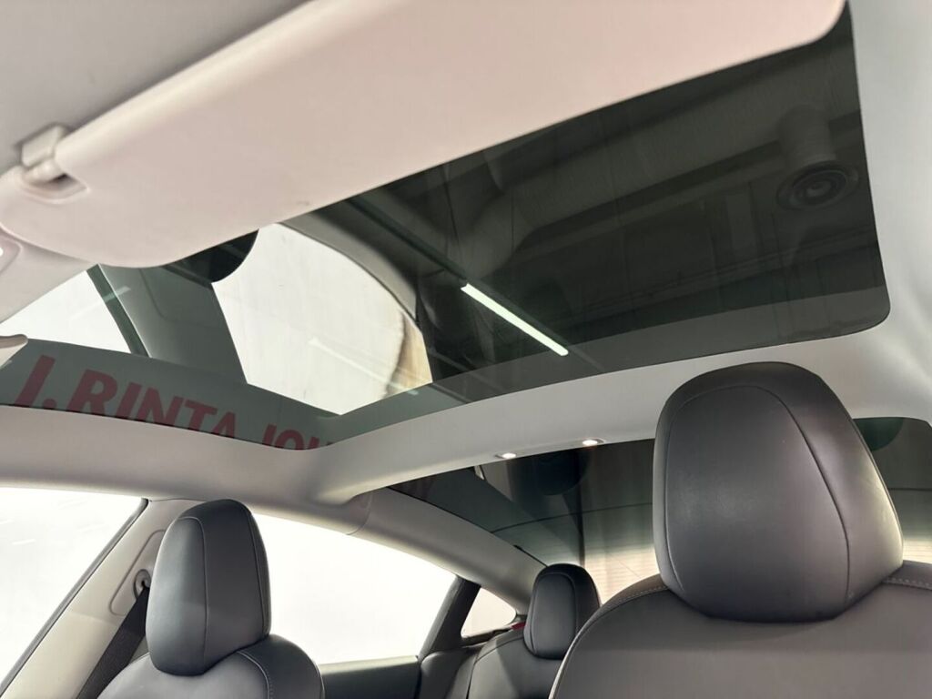 Tesla Model 3 2021 Valkoinen