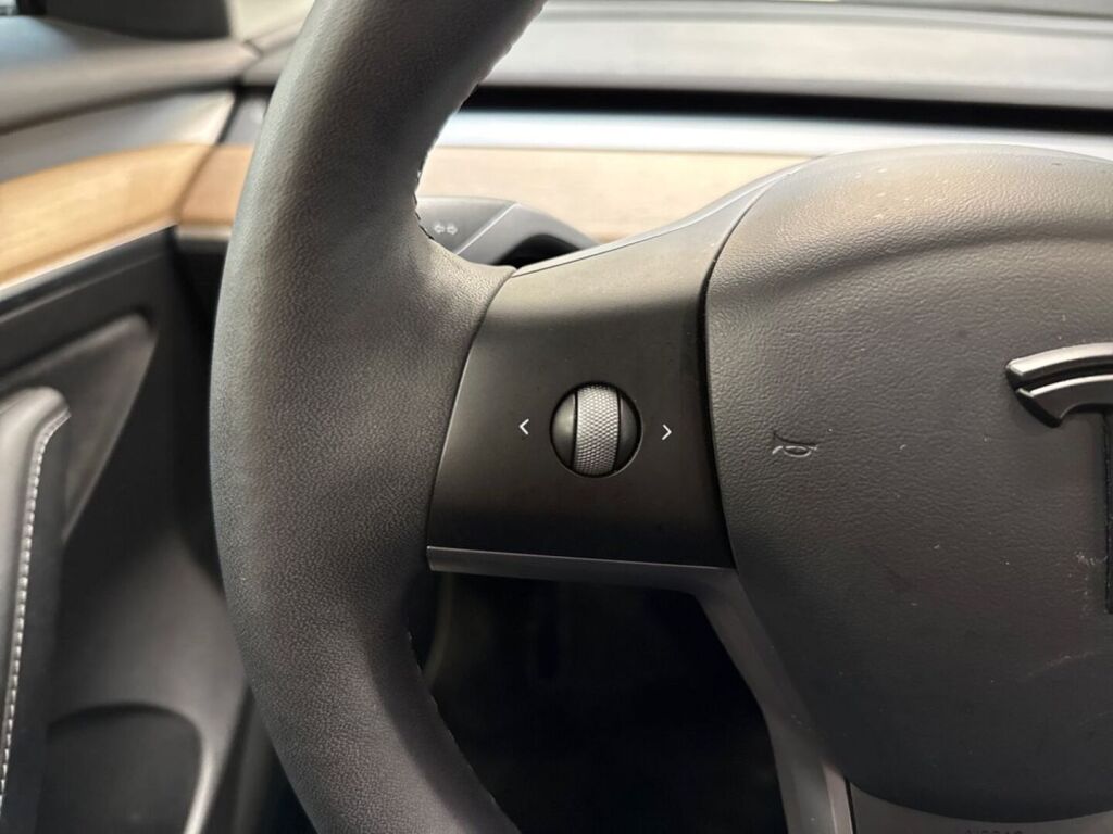 Tesla Model 3 2021 Valkoinen