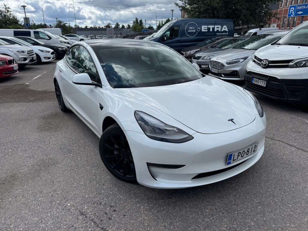 Tesla Model 3 2021 Valkoinen