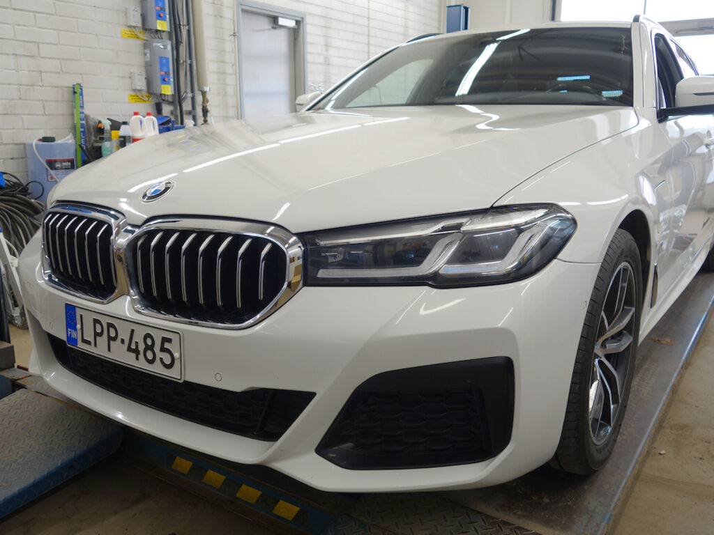BMW 530 2021 Valkoinen