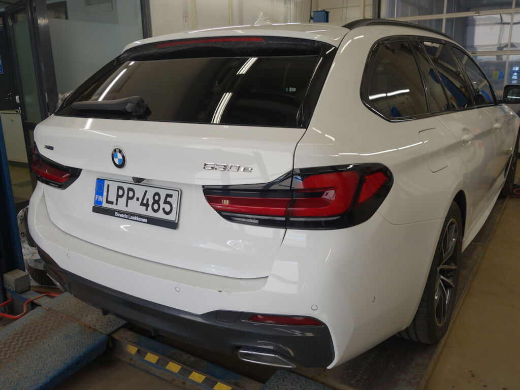 BMW 530 2021 Valkoinen