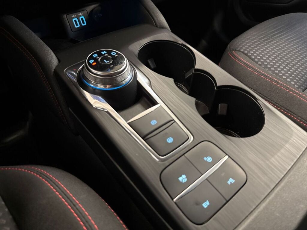 Ford Kuga 2021 Valkoinen