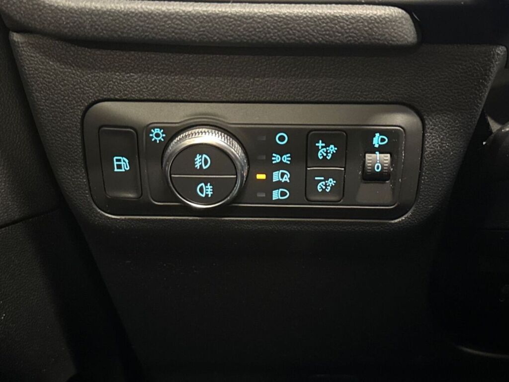 Ford Kuga 2021 Valkoinen