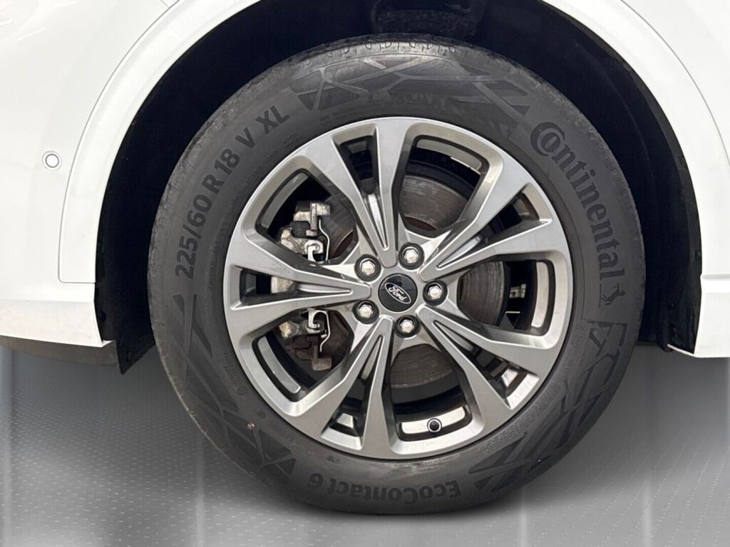 Ford Kuga 2021 Valkoinen