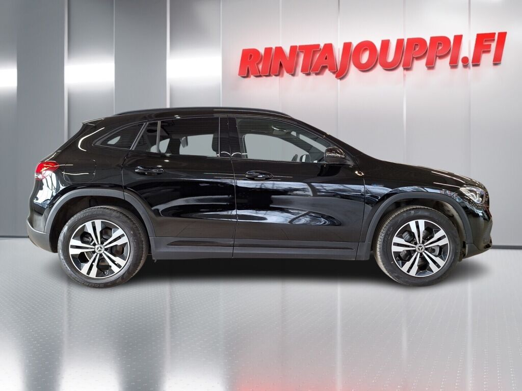 Mercedes-Benz GLA 2021 Musta