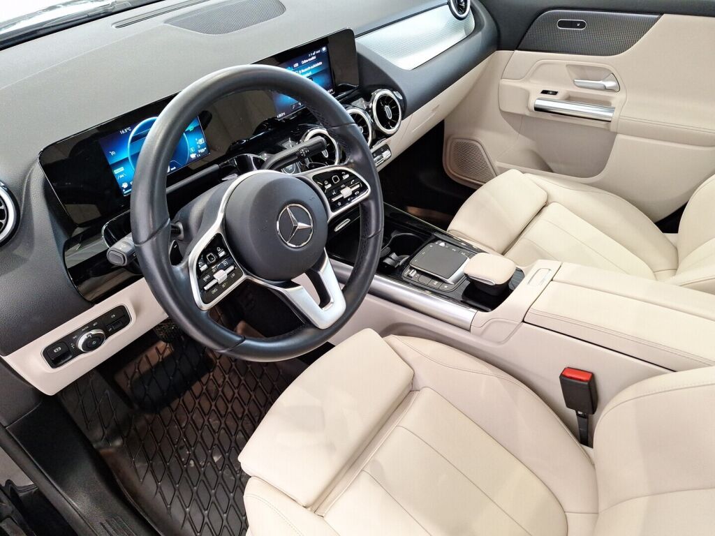 Mercedes-Benz GLA 2021 Musta