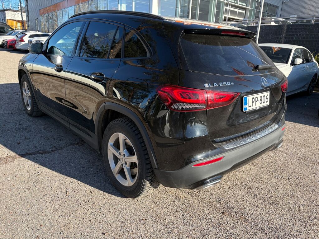 Mercedes-Benz GLA 2021 Musta