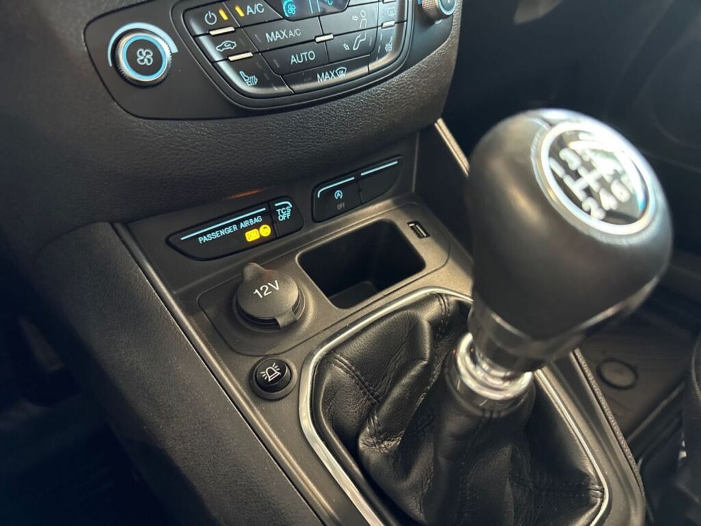 Ford Transit Courier 2021 Sininen