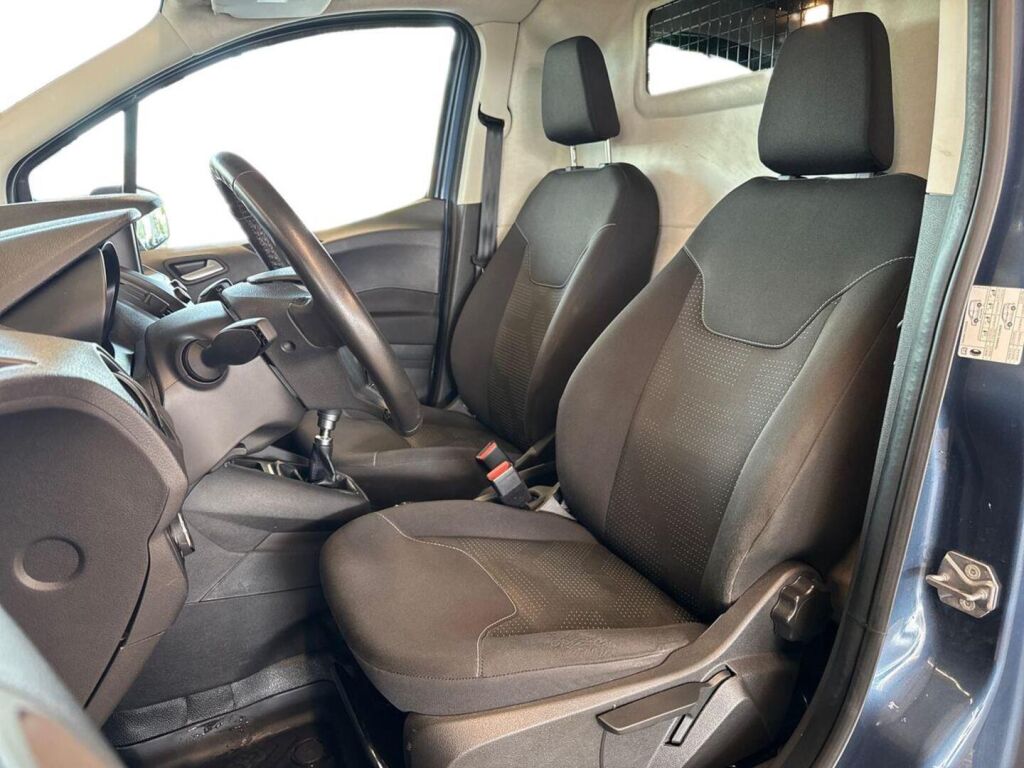 Ford Transit Courier 2021 Sininen