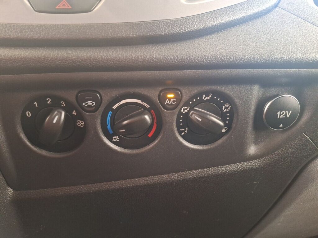 Ford Transit 2015 Sininen