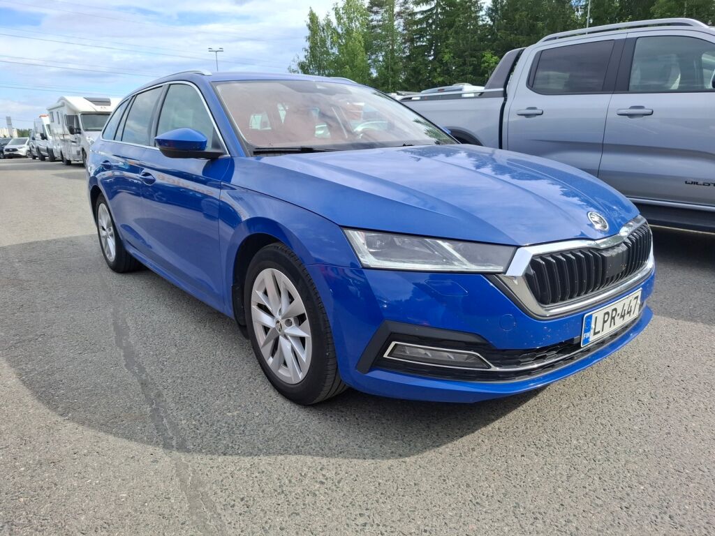 Skoda Octavia 2021 Sininen