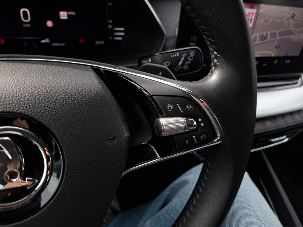 Skoda Octavia 2021 Sininen