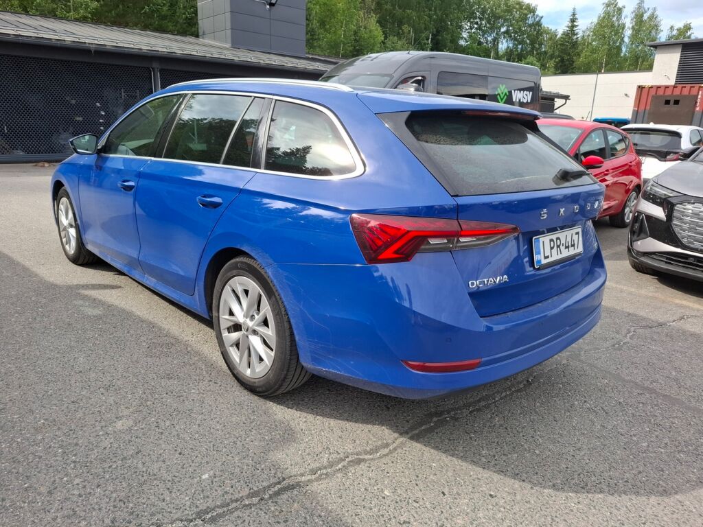 Skoda Octavia 2021 Sininen