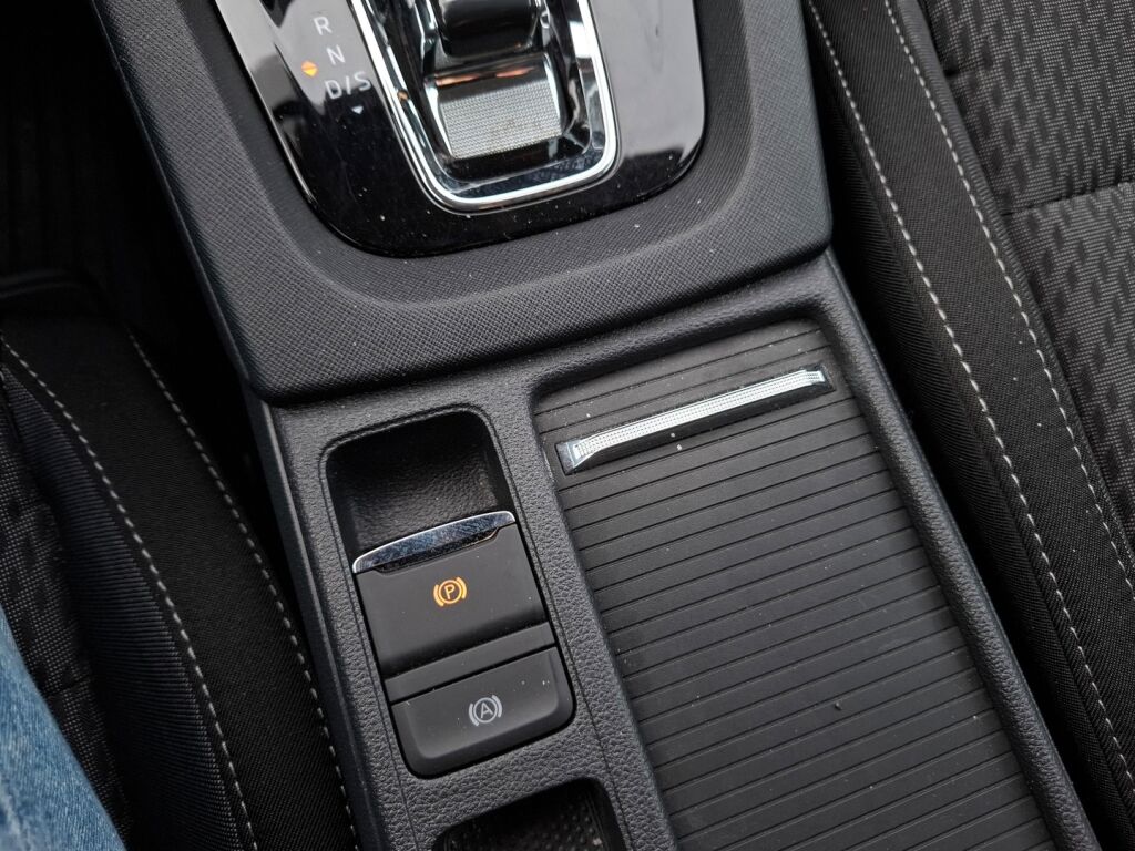 Skoda Octavia 2021 Sininen