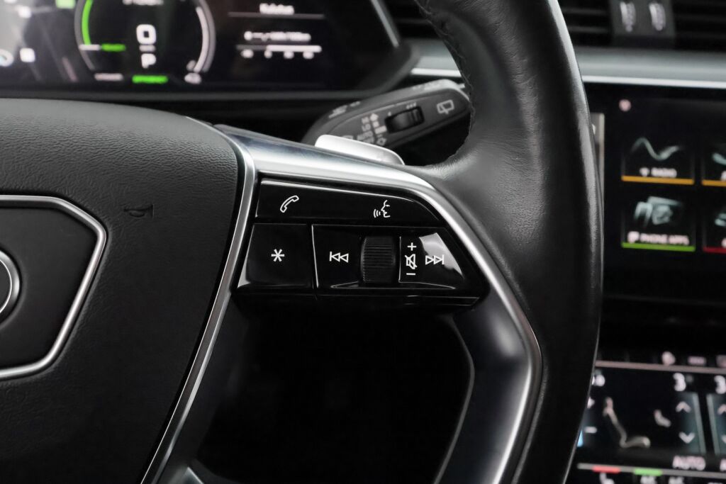 Audi e-tron 2021 Harmaa