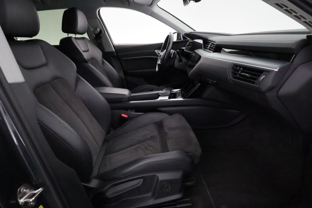 Audi e-tron 2021 Harmaa