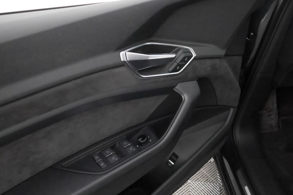 Audi e-tron 2021 Harmaa