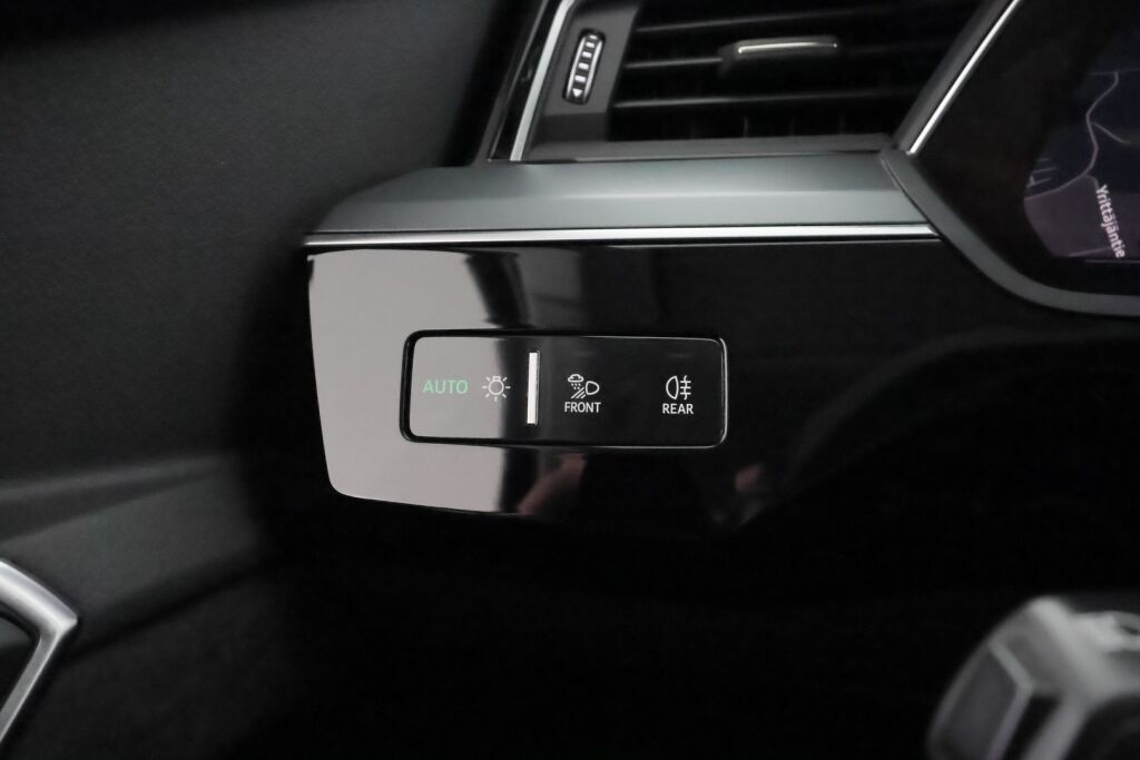 Audi e-tron 2021 Harmaa