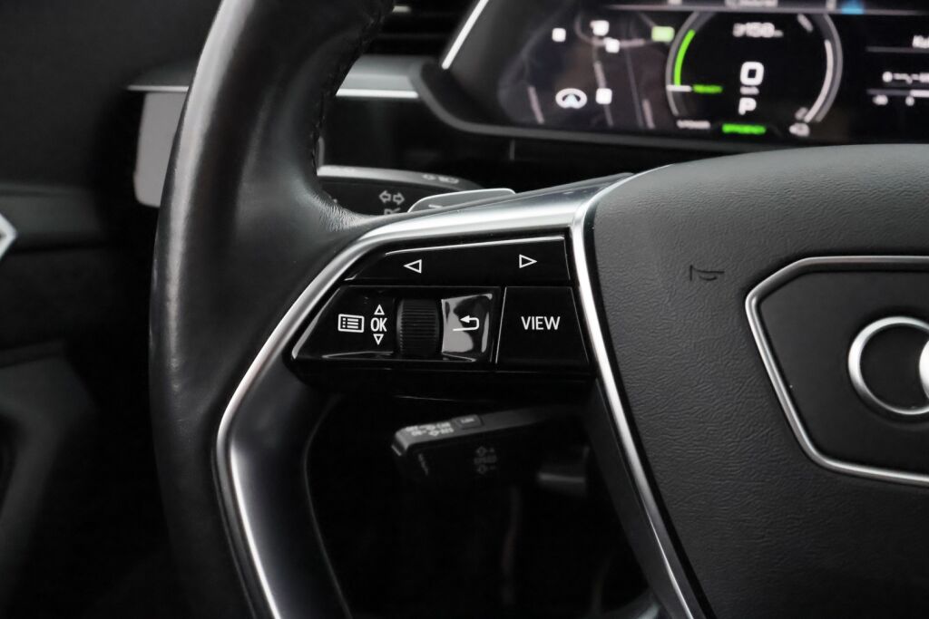 Audi e-tron 2021 Harmaa