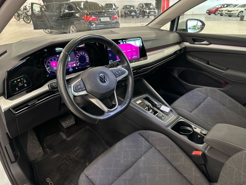Volkswagen Golf 2021 Valkoinen