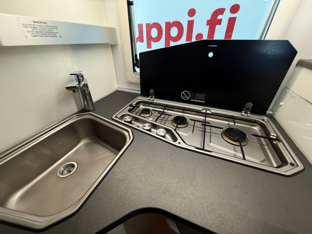 Adria Matrix 670 SL J Edition 2021 8