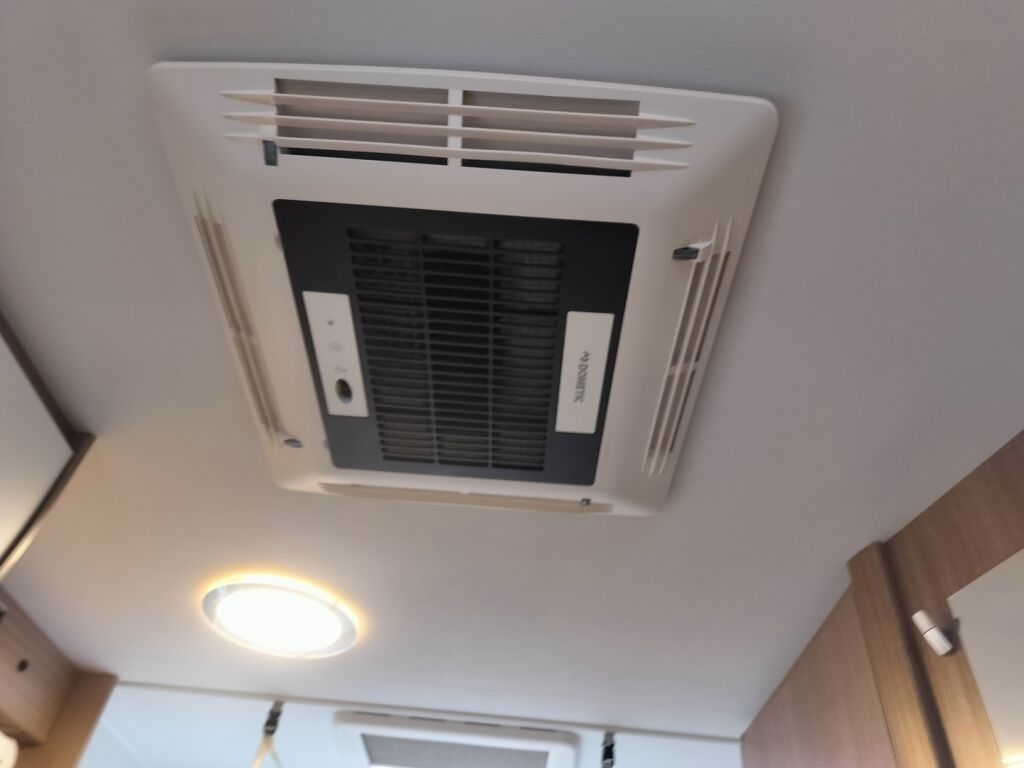 Carado A 461 2021 Valkoinen