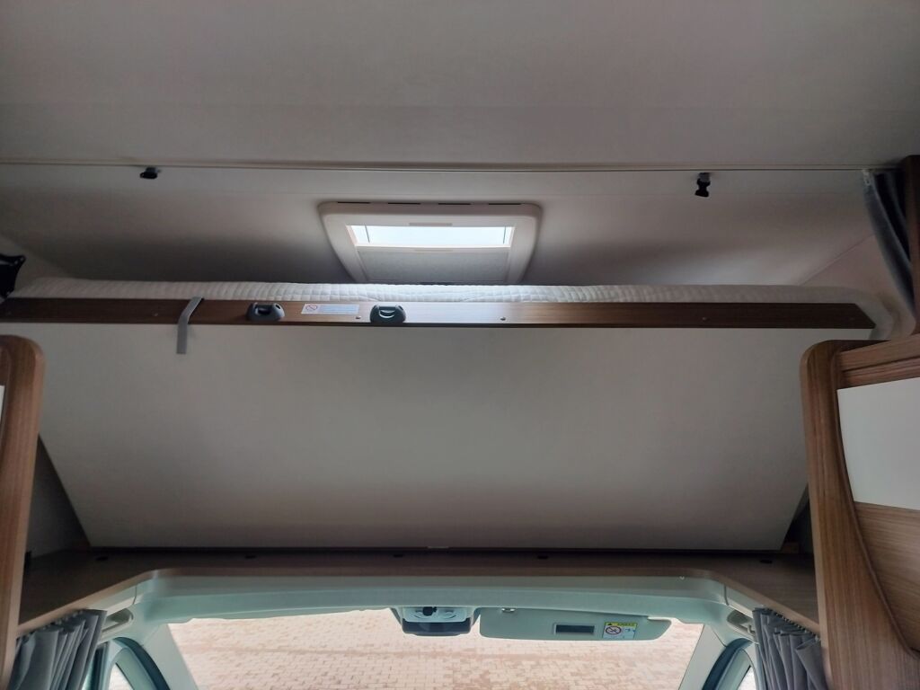 Carado A 461 2021 Valkoinen