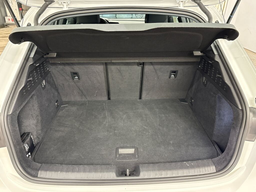 Audi A3 2021 Valkoinen