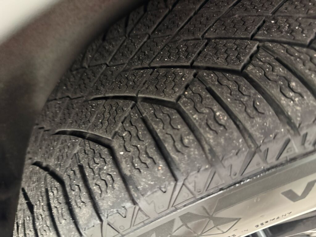 Mercedes-Benz EQC 2020 Hopea