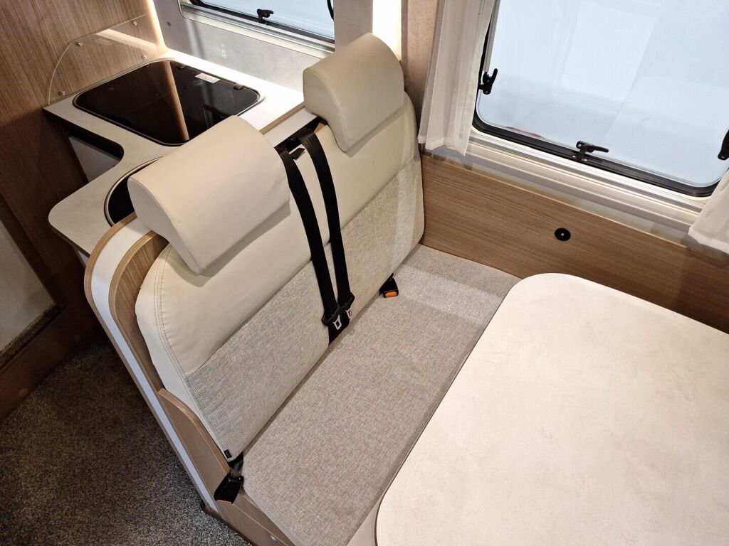 Carado T449 2021 Valkoinen
