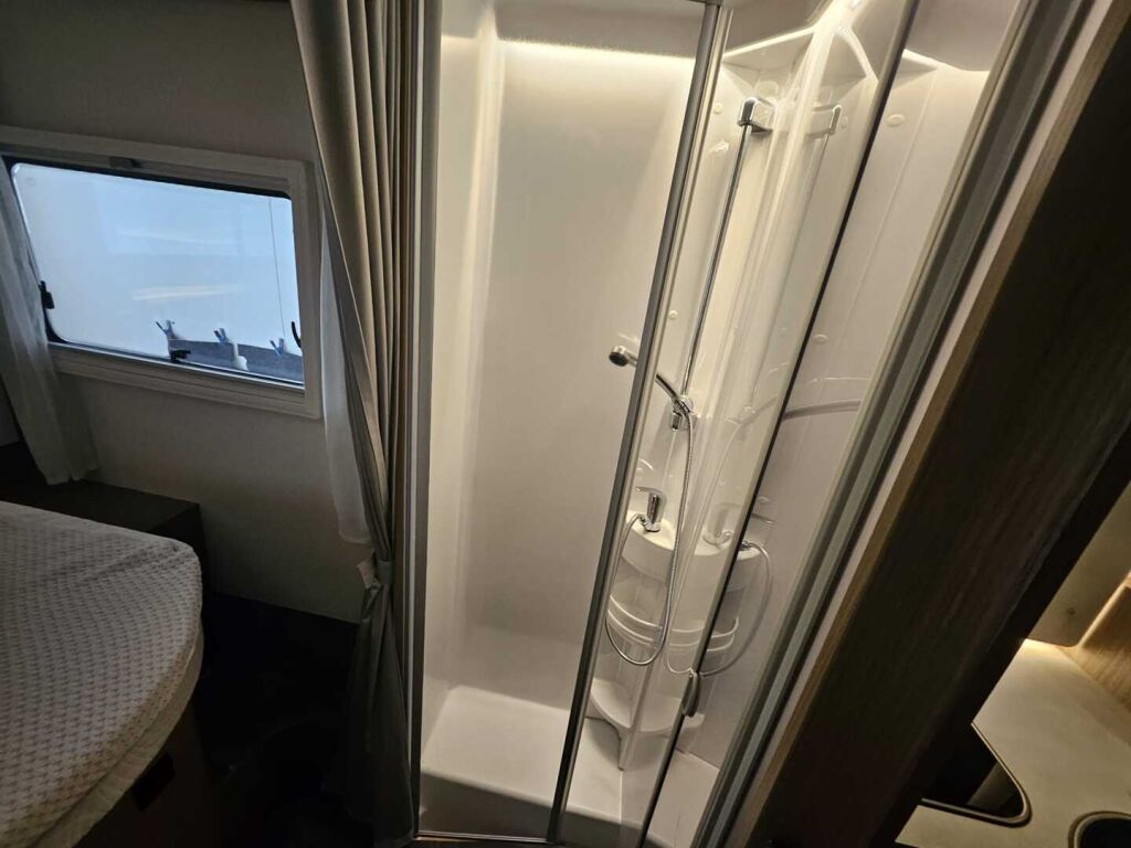 Carado T449 2021 Valkoinen