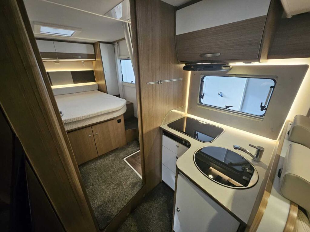 Carado T449 2021 Valkoinen