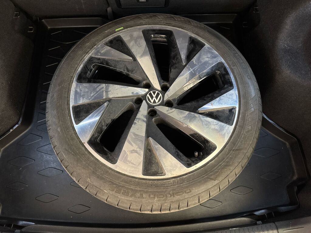 Volkswagen ID.4 2021 Harmaa