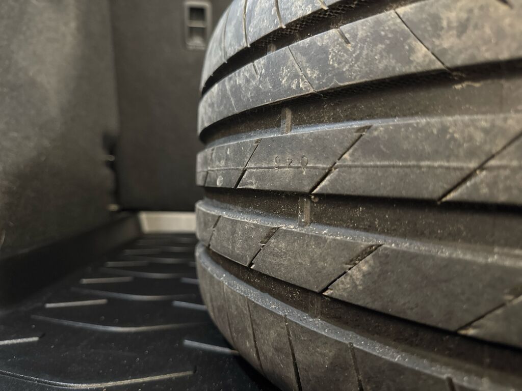 Volkswagen ID.4 2021 Harmaa