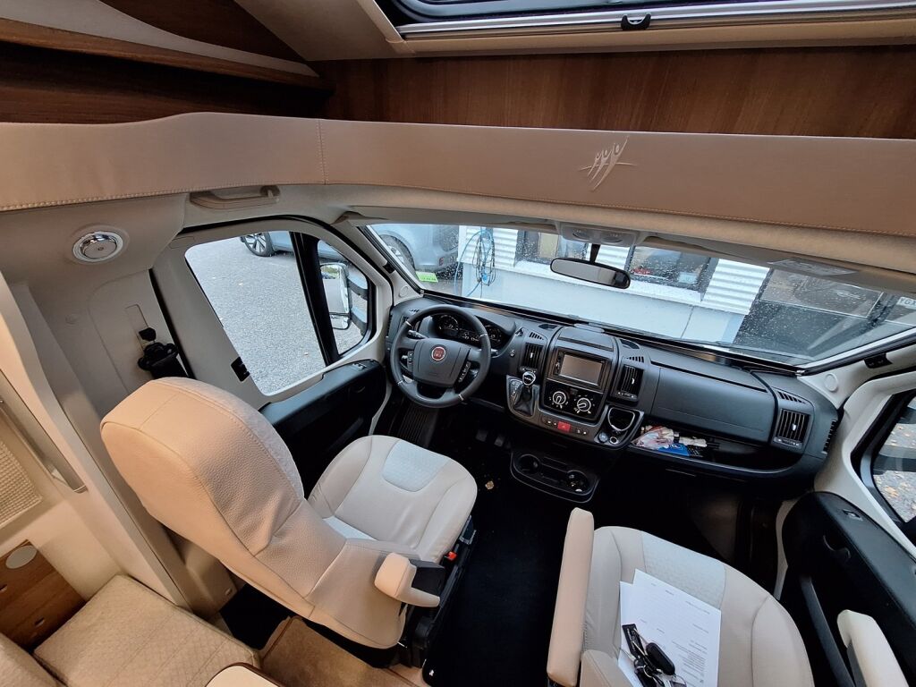 Rapido 686F Scandinavian Exclusive Ultimate Line 2021 Valkoinen