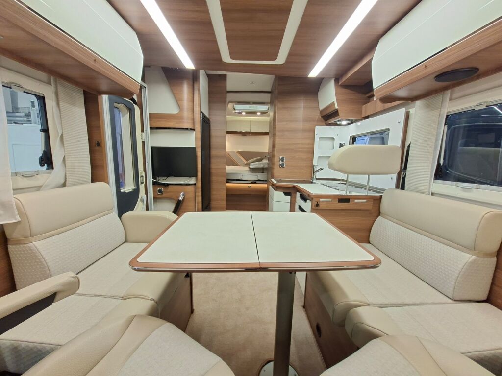 Rapido 686F Scandinavian Exclusive Ultimate Line 2021 Valkoinen